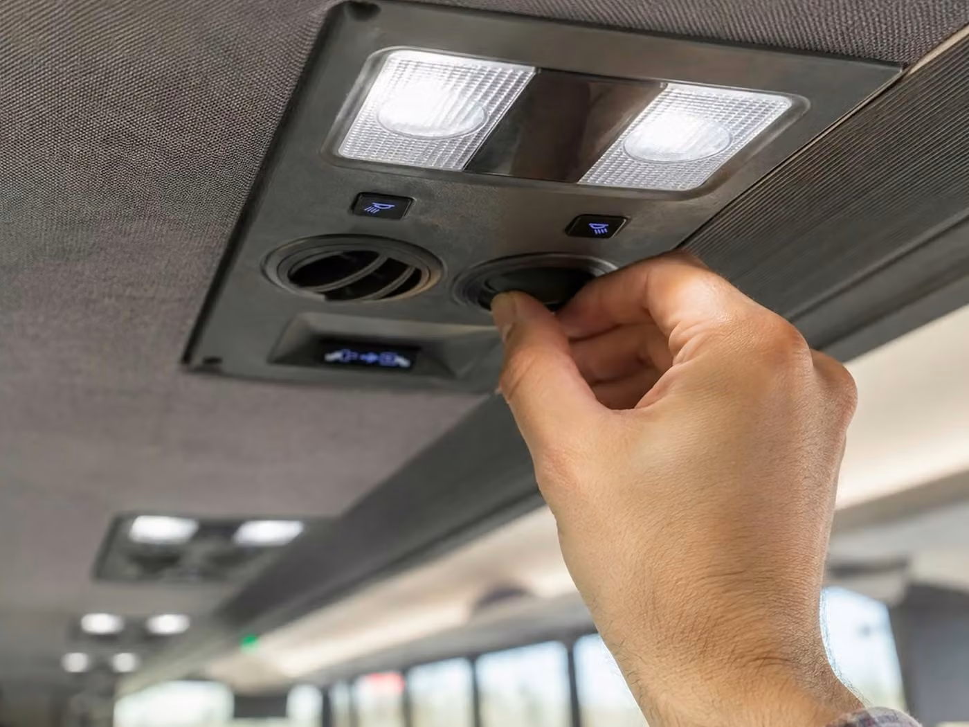 adelanto 15 passenger minibus air conditioning