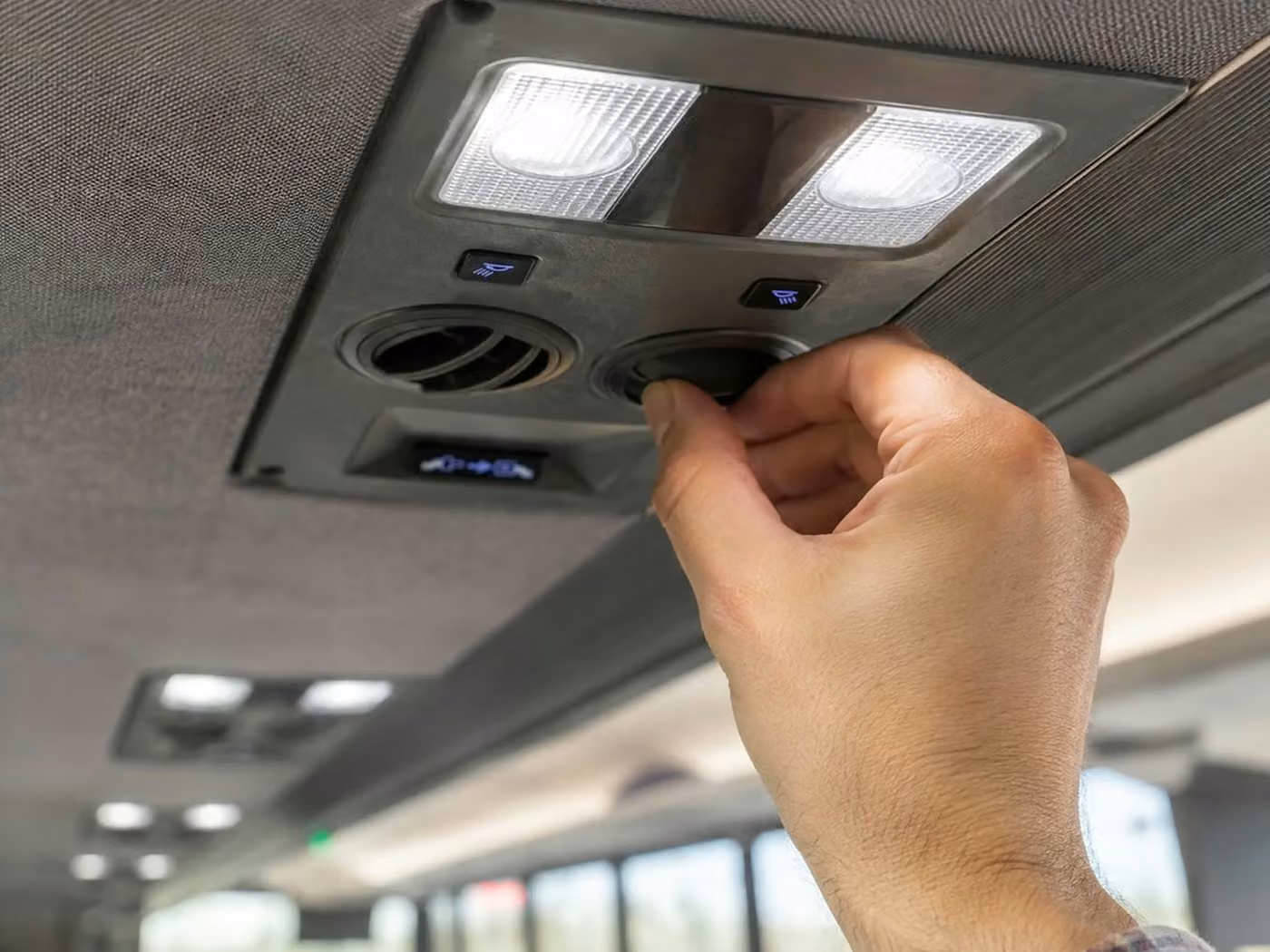 adelanto 18 passenger minibus climate control