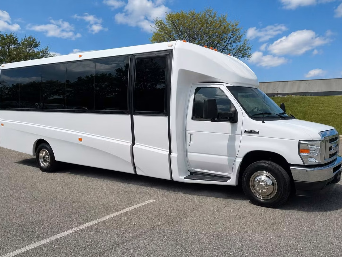 adelanto 20 passenger minibus rental