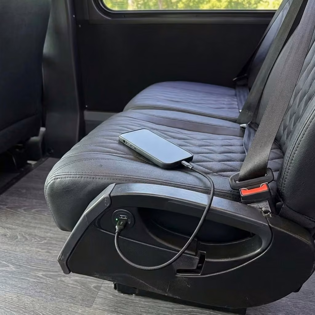 adelanto 20 passenger minibus usb charging
