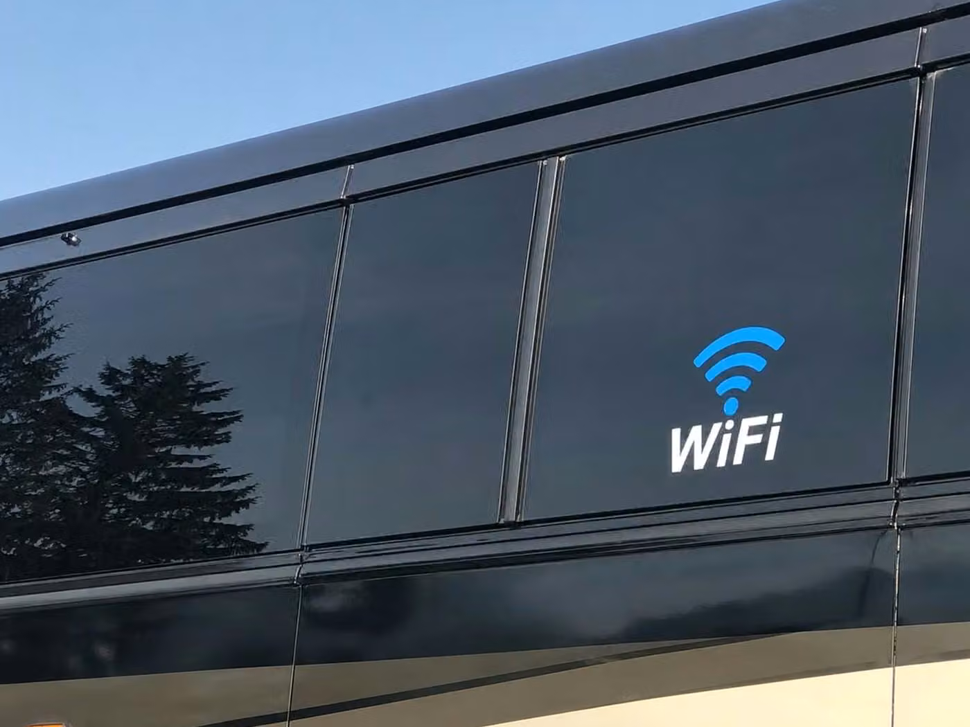 adelanto 20 passenger minibus wifi