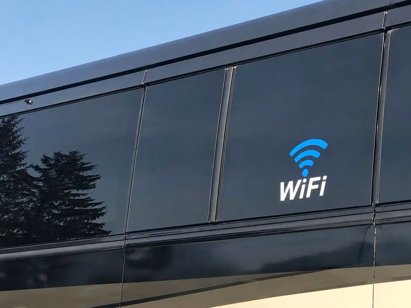 adelanto 56 passenger charter bus wifi