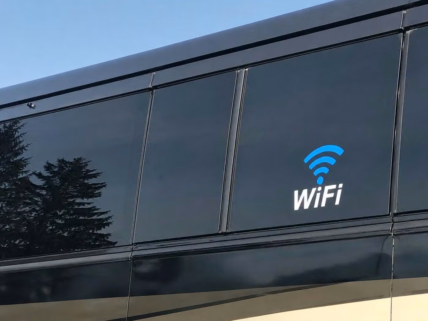 adelanto charter bus wifi