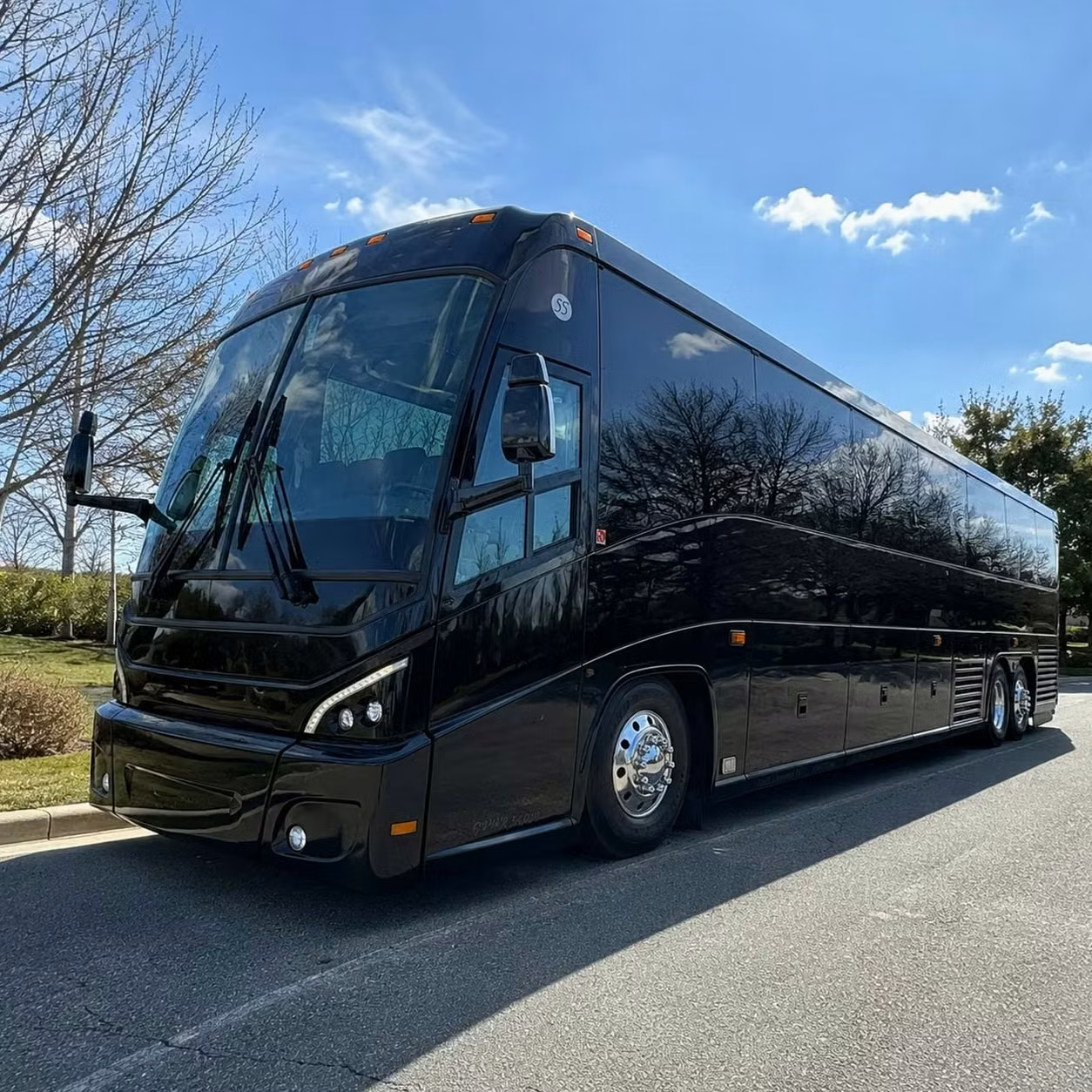 adelanto charter buses from adelanto to los angeles