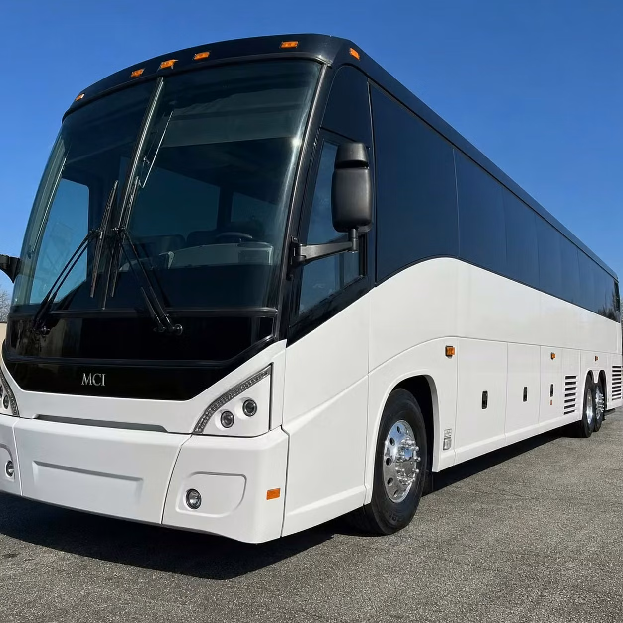 adelanto customizable shuttle bus rentals for airport employees